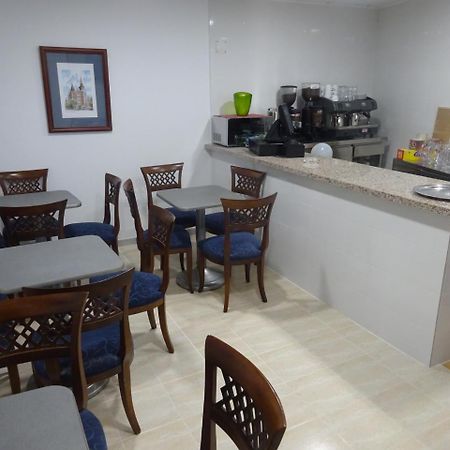 Hostal Lavapies Madrid Bagian luar foto