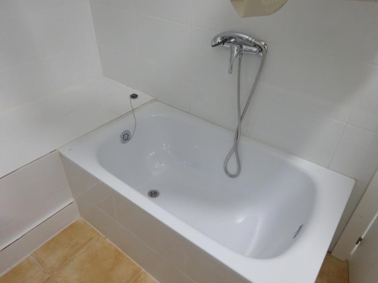 Hostal Lavapies Madrid Bagian luar foto